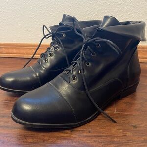 Comfortview Black Faux Leather Fold-Over Collar Lace-Up Witchy Ankle Boots Sz 11